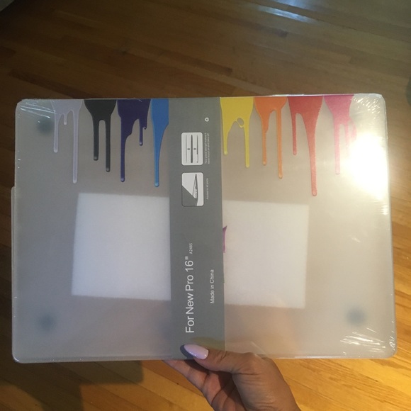 NWT MacBook Pro 16’’ case - Picture 9 of 10